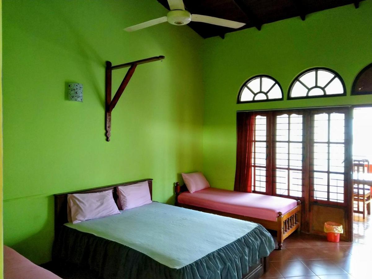 Kandyan Feel Free Homestay エクステリア 写真